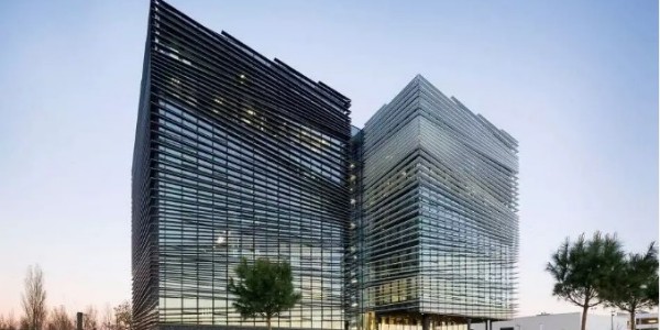 如何将外遮阳百叶更好地应用在建筑上